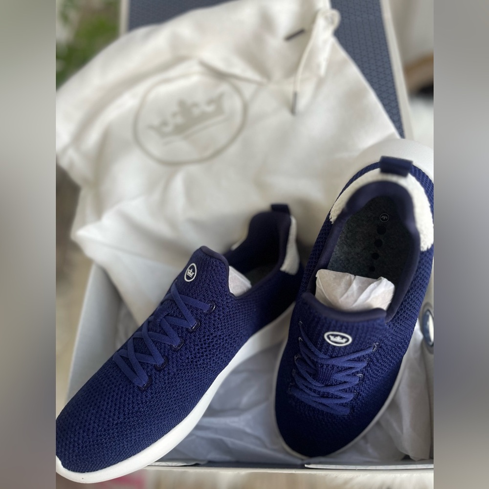 Peter Millar NIB Ladies Hyperlight Glide Pacer Sneakers, 7.5, Navy, Luxury Shoe